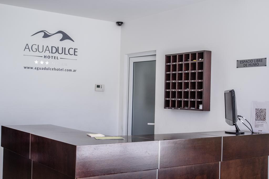 Agua Dulce Hotel Тандил Экстерьер фото