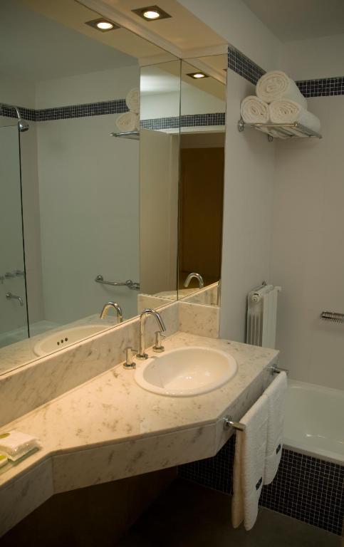 Agua Dulce Hotel Тандил Экстерьер фото
